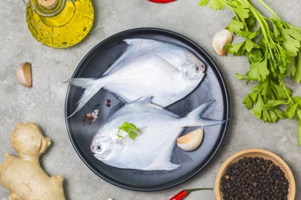 white Pomfret Fish Slices, vallai Vavval Meen